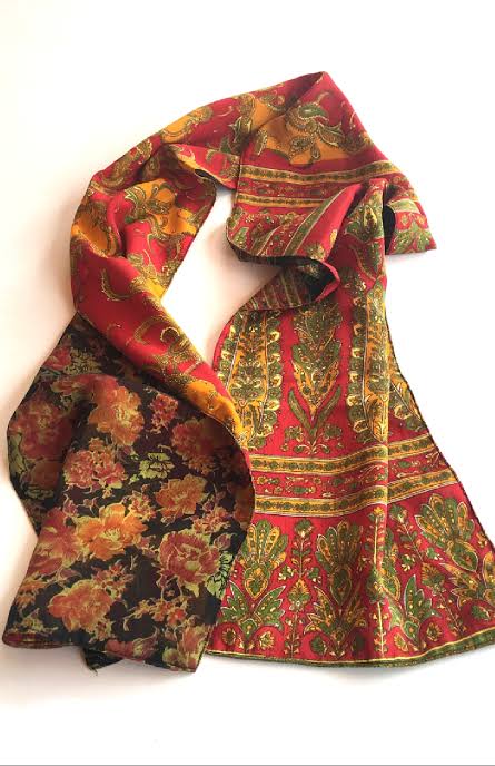 Pashmina scarf in printed paisley pattern